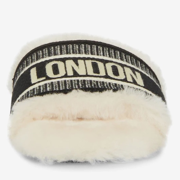 NEW KNOX FUR FLATS💗 - Picture 2 of 6